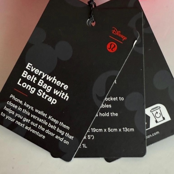 NWT Disney x Lululemon Everywhere Belt Bag 1L Mickey and Logo Print Black & Red - Picture 11 of 11